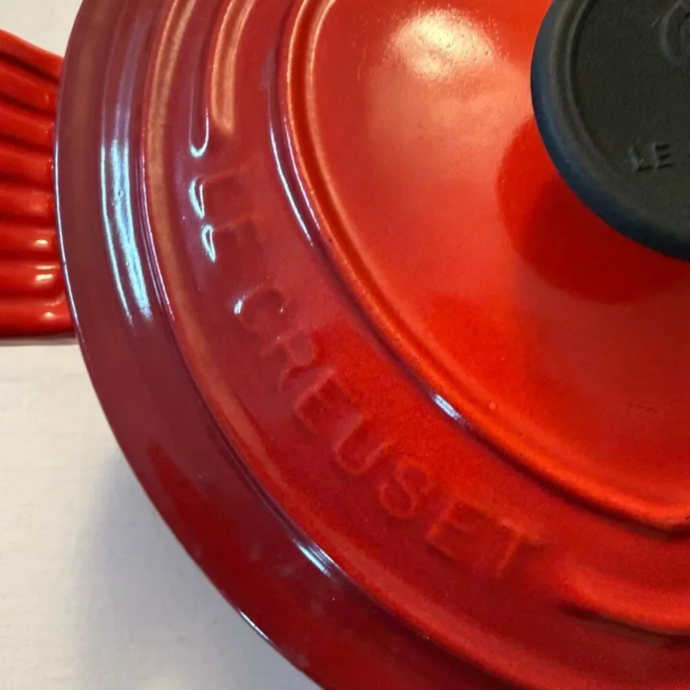 Le Creuset | Heart Shaped 2L | Cast Iron |Cocotte Dutch Oven Cerise | Red France